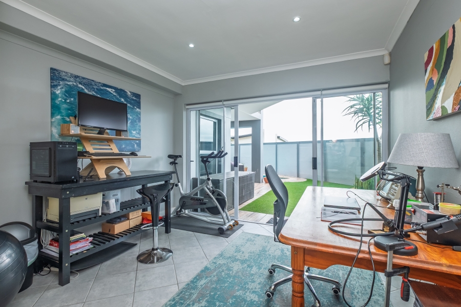 5 Bedroom Property for Sale in Murdock Valley Western Cape